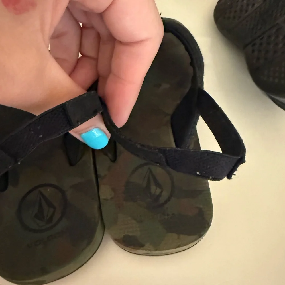Volcom kids flip